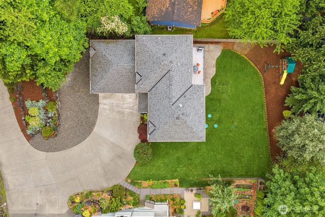 211 210th Avenue NE, Sammamish, WA 98074