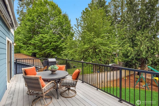 211 210th Avenue NE, Sammamish, WA 98074