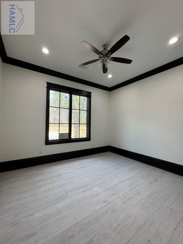20 Club Drive, Jesup, GA 31546