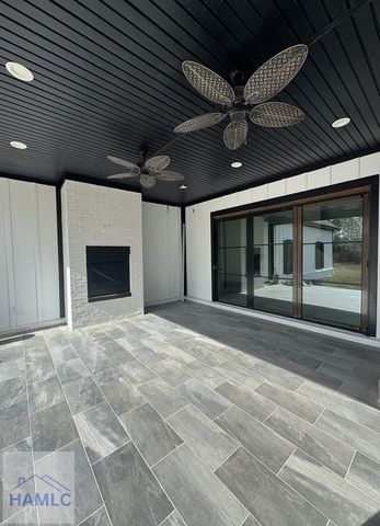 20 Club Drive, Jesup, GA 31546