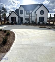 20 Club Drive, Jesup, GA 31546