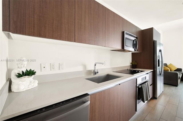 1600 SW 1st Ave 804, Miami, FL 33129