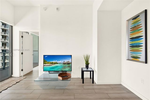 1600 SW 1st Ave 804, Miami, FL 33129