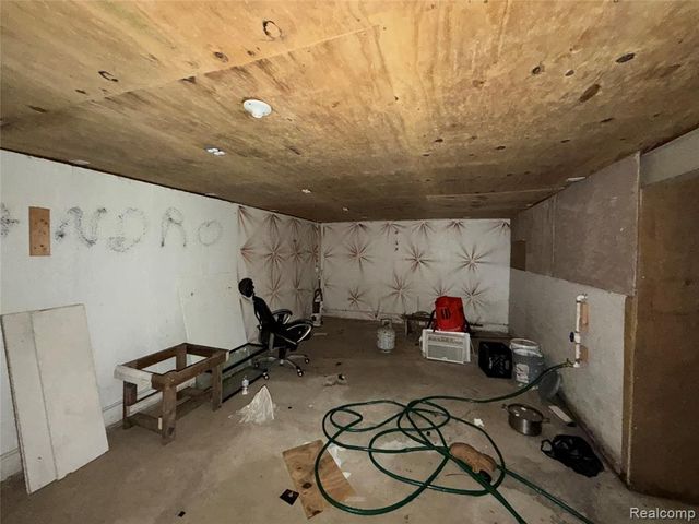 2825 Eaton Place, Flint, MI 48506