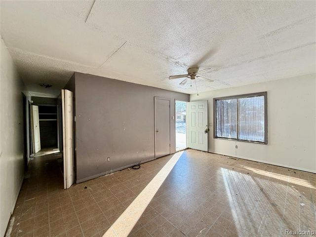 2825 Eaton Place, Flint, MI 48506