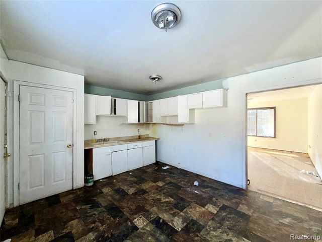 2825 Eaton Place, Flint, MI 48506