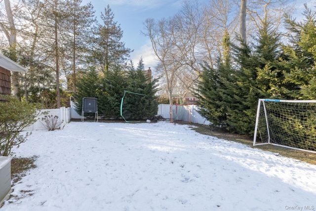 49 Lexington Avenue, Smithtown, NY 11787