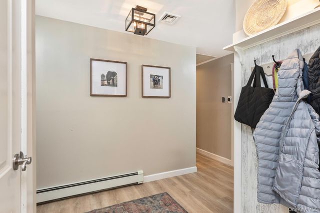 49 Lexington Avenue, Smithtown, NY 11787