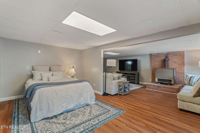 4853 Shady Rd, Strawberry Plains, TN 37871