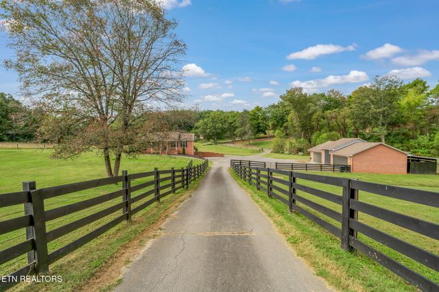 4853 Shady Rd, Strawberry Plains, TN 37871