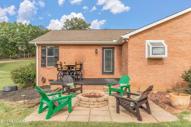 4853 Shady Rd, Strawberry Plains, TN 37871