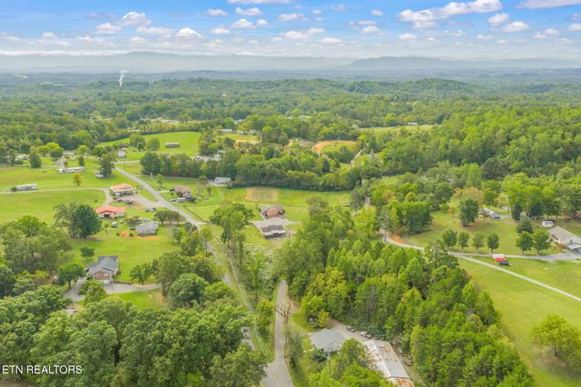 4853 Shady Rd, Strawberry Plains, TN 37871