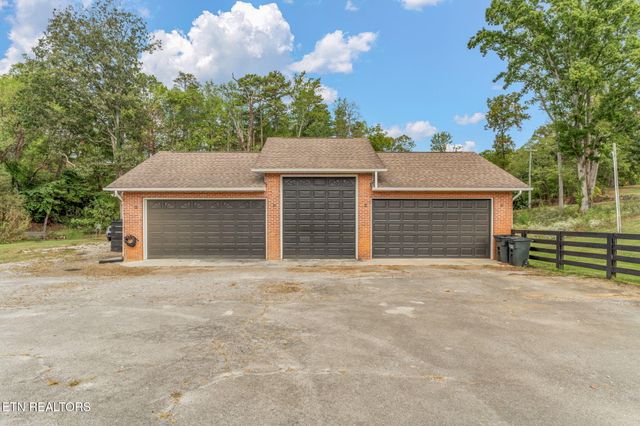 4853 Shady Rd, Strawberry Plains, TN 37871