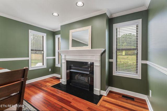 4853 Shady Rd, Strawberry Plains, TN 37871