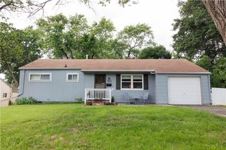 8614 Bristol Avenue, Kansas City, MO 64138