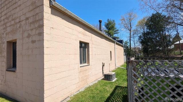 4444 Forest Street, Leonard, MI 48367