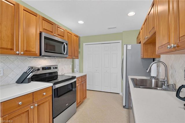 3131 Meandering WAY 101, Fort Myers, FL 33905
