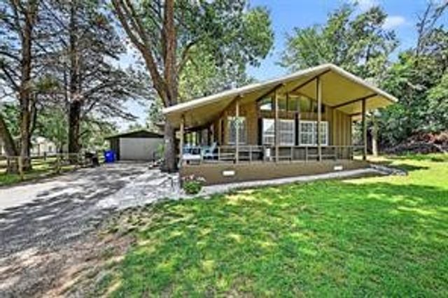 40 Stratford Drive, Gordonville, TX 76245