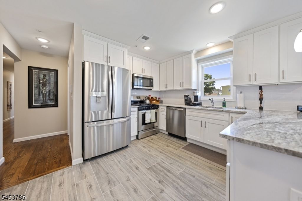 34 Garibaldi Ave, Newark City, NJ 07114 — photo 2