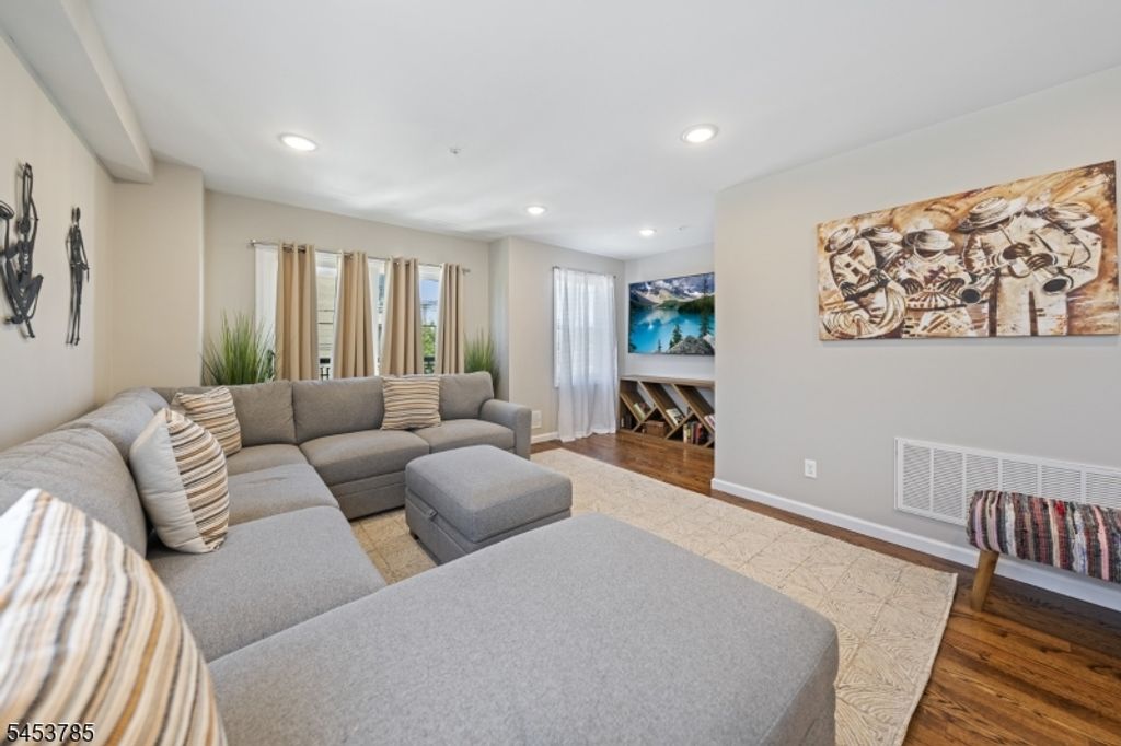 34 Garibaldi Ave, Newark City, NJ 07114 — photo 3