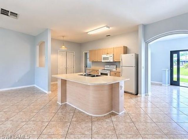 4610 SW 16th PL, Cape Coral, FL 33914