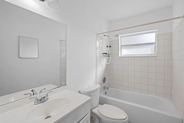 5400 NW 18th Street 3n, Lauderhill, FL 33313