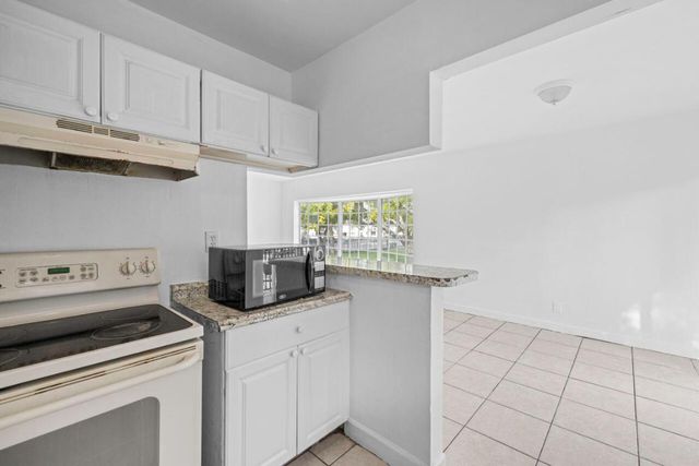 5400 NW 18th Street 3n, Lauderhill, FL 33313