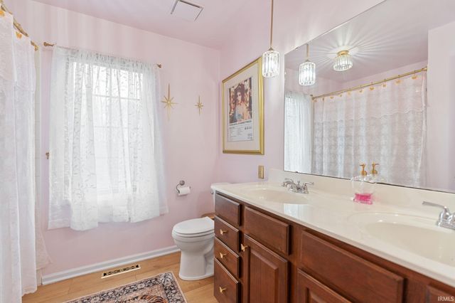 5323 Sherington Road, Fort Wayne, IN 46814