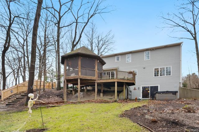 5323 Sherington Road, Fort Wayne, IN 46814