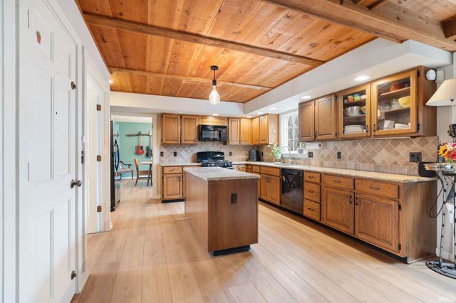 5323 Sherington Road, Fort Wayne, IN 46814