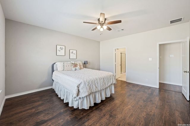 5559 Chase Falls, San Antonio, TX 78266