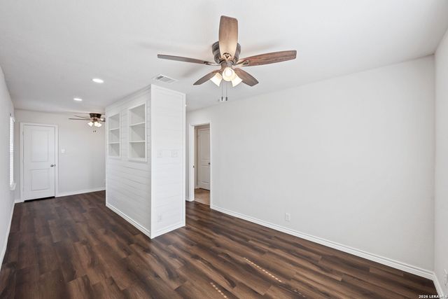 5559 Chase Falls, San Antonio, TX 78266