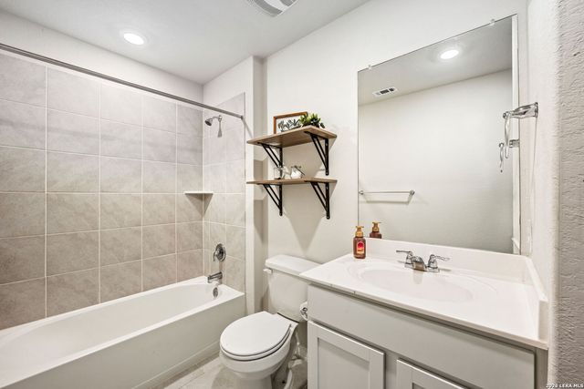 5559 Chase Falls, San Antonio, TX 78266