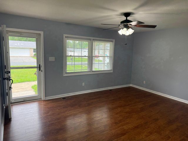 4112 MIDWAY ST, Fredericksburg, VA 22408