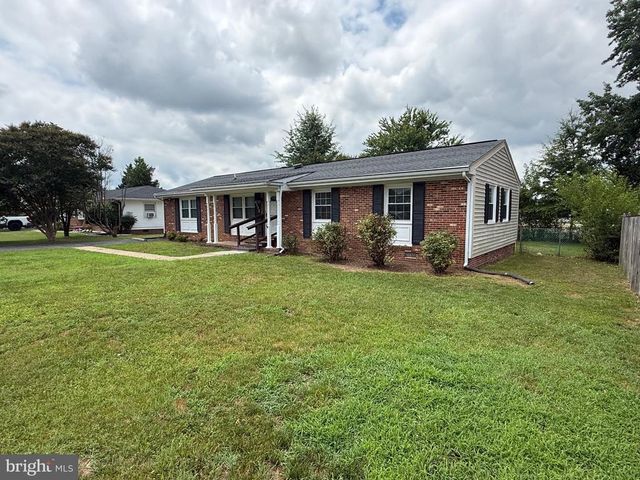 4112 MIDWAY ST, Fredericksburg, VA 22408