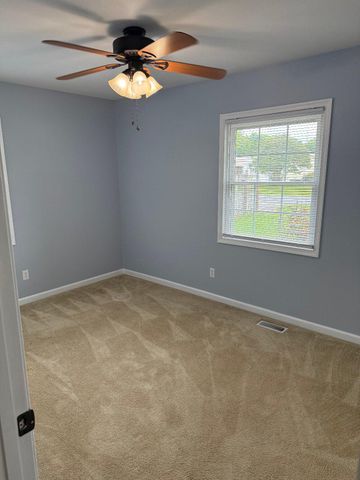 4112 MIDWAY ST, Fredericksburg, VA 22408
