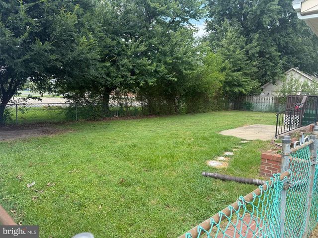4112 MIDWAY ST, Fredericksburg, VA 22408