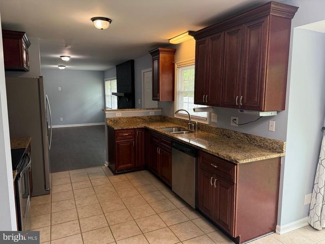 4112 MIDWAY ST, Fredericksburg, VA 22408