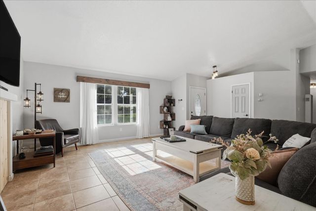 31562 Sioux Road, Coarsegold, CA 93614