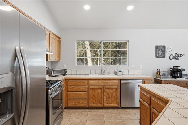 31562 Sioux Road, Coarsegold, CA 93614