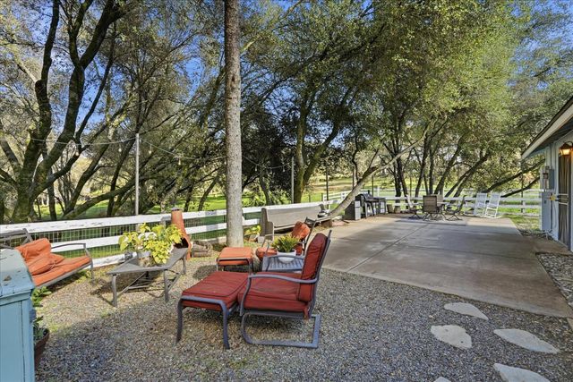 31562 Sioux Road, Coarsegold, CA 93614