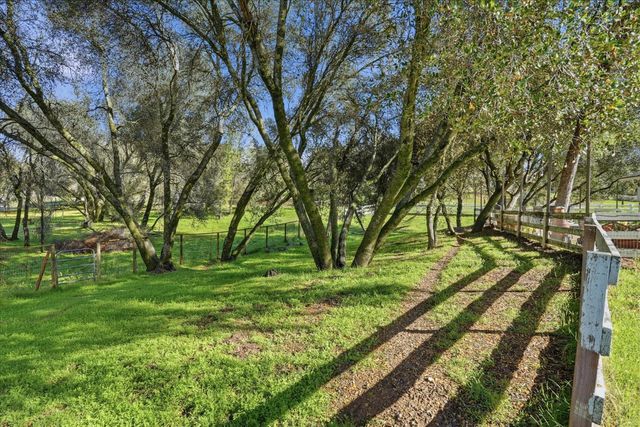 31562 Sioux Road, Coarsegold, CA 93614