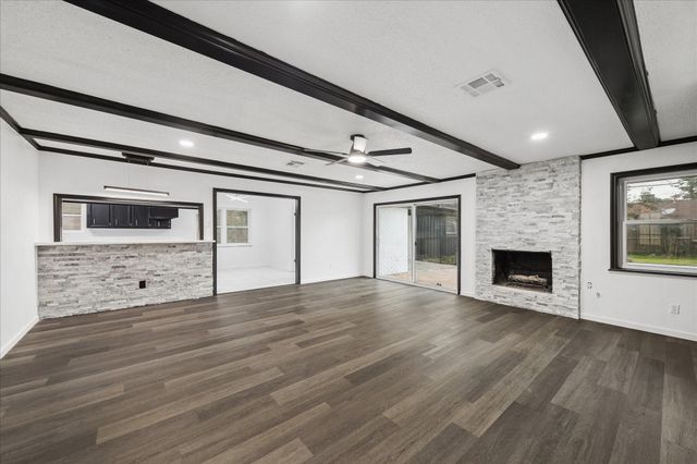 210 Weeping Oak Lane, Spring, TX 77388