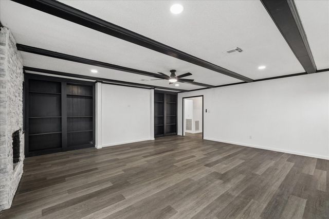 210 Weeping Oak Lane, Spring, TX 77388