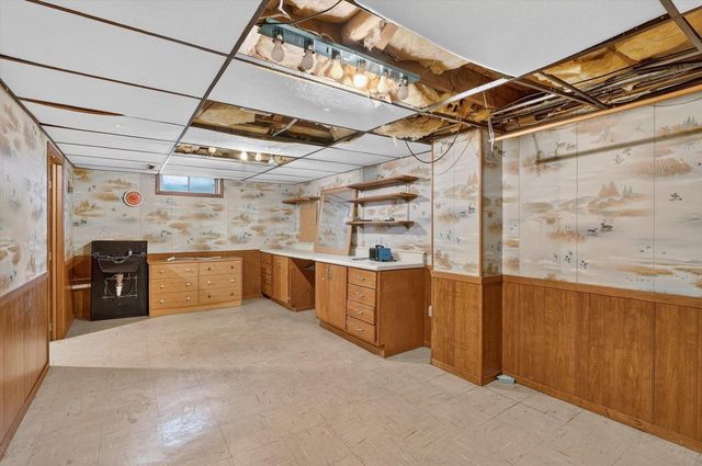 1617 Arbor Drive, Beloit, WI 53511