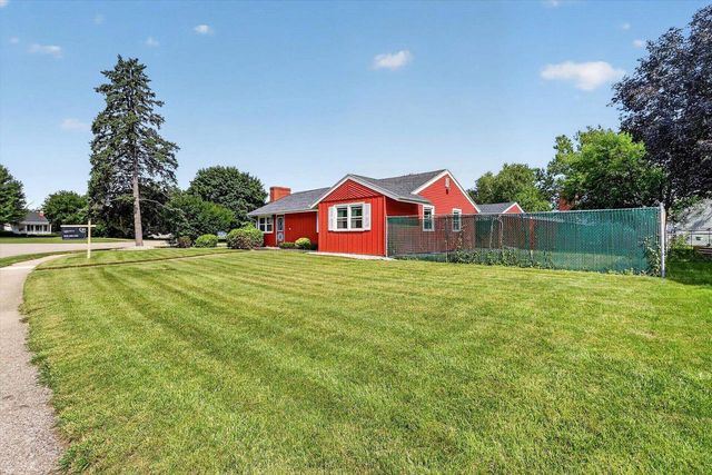1617 Arbor Drive, Beloit, WI 53511