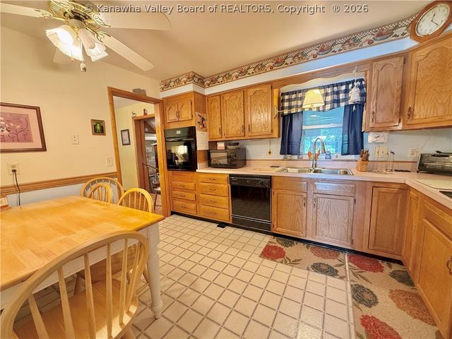 944 S Walnut Street, St Albans, WV 25177