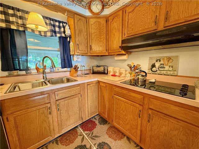 944 S Walnut Street, St Albans, WV 25177