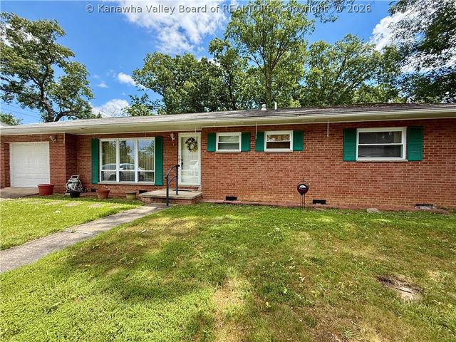 944 S Walnut Street, St Albans, WV 25177