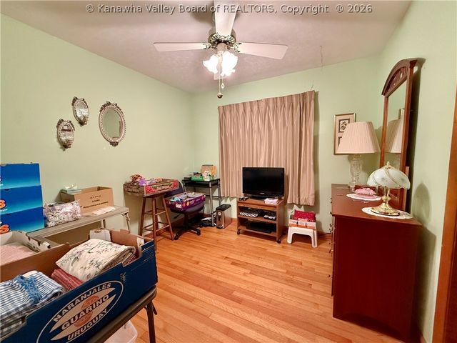 944 S Walnut Street, St Albans, WV 25177